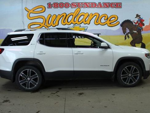 Used 2020 GMC Acadia SLT w/ GMC Pro Grade Package AWD/4WD image 1