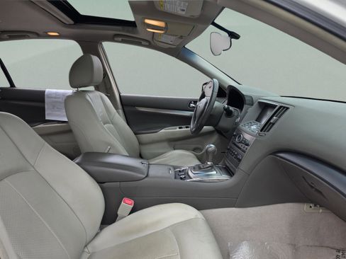 Used 2011 INFINITI G37 x w/ Premium Pkg image 30