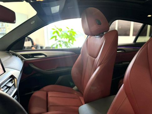 Used 2025 BMW X4 xDrive30i w/ Premium Package image 18