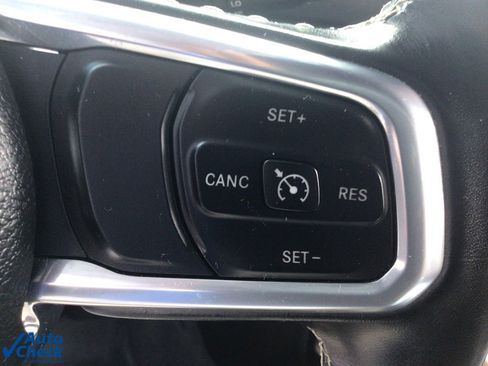 Used 2022 Jeep Wrangler Unlimited Sahara w/ Cold Weather Group image 21