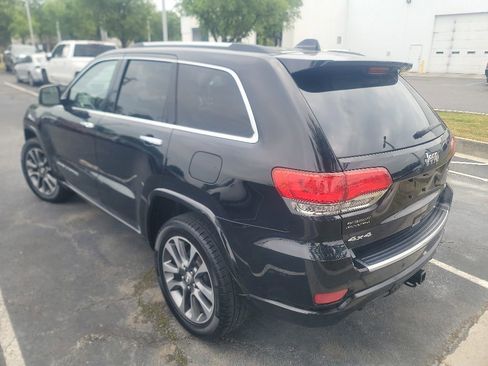 Used 2017 Jeep Grand Cherokee Overland AWD/4WD image 5