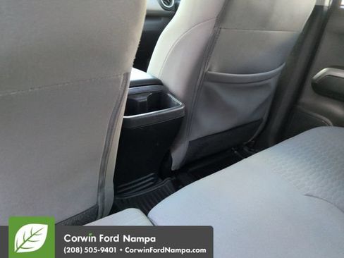 Used 2018 Toyota Tacoma SR5 AWD/4WD image 26