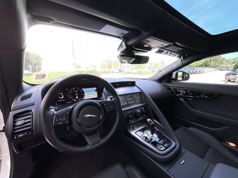 Used 2023 Jaguar F-TYPE Coupe RWD image 12