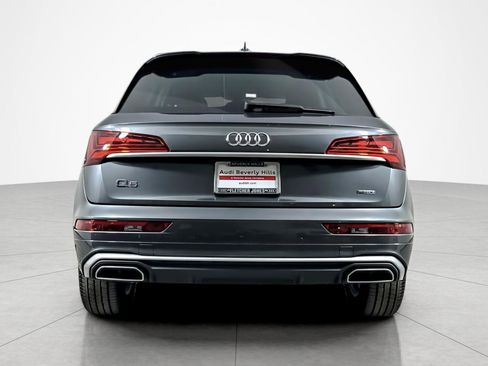 Used 2022 Audi Q5 2.0T Premium w/ Convenience Package image 4