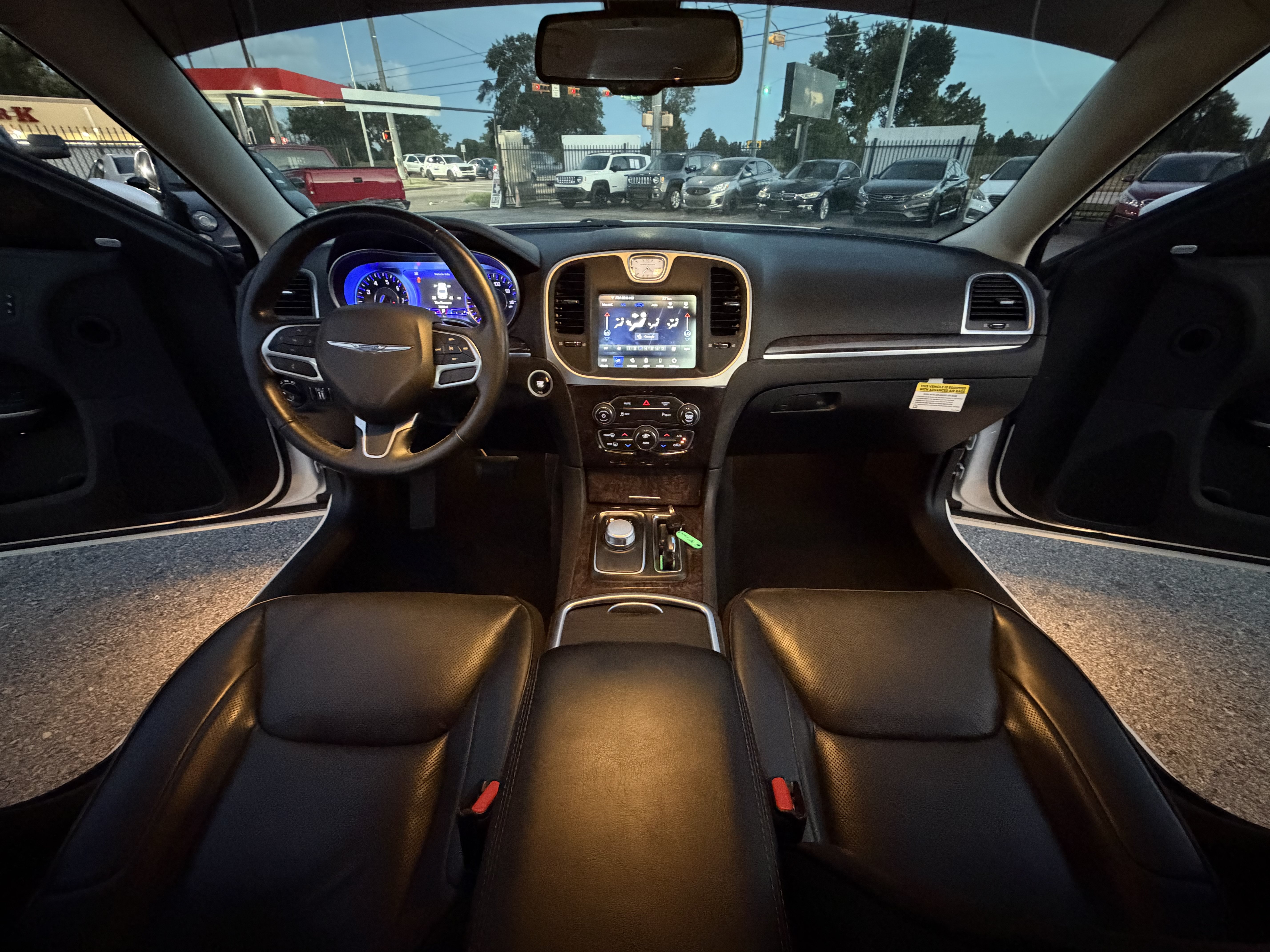 Used 2022 Chrysler 300 Touring L w/ Comfort Group RWD image 13