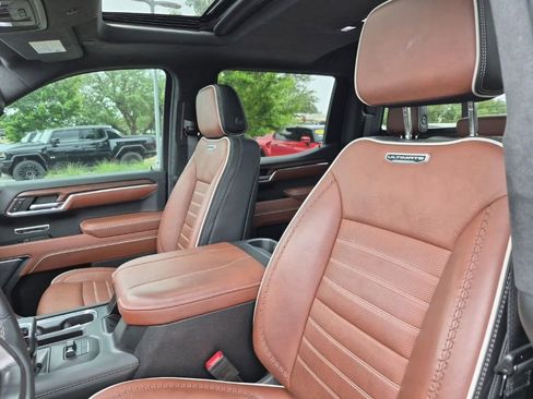 Used 2024 GMC Sierra 1500 Denali Ultimate AWD/4WD image 32