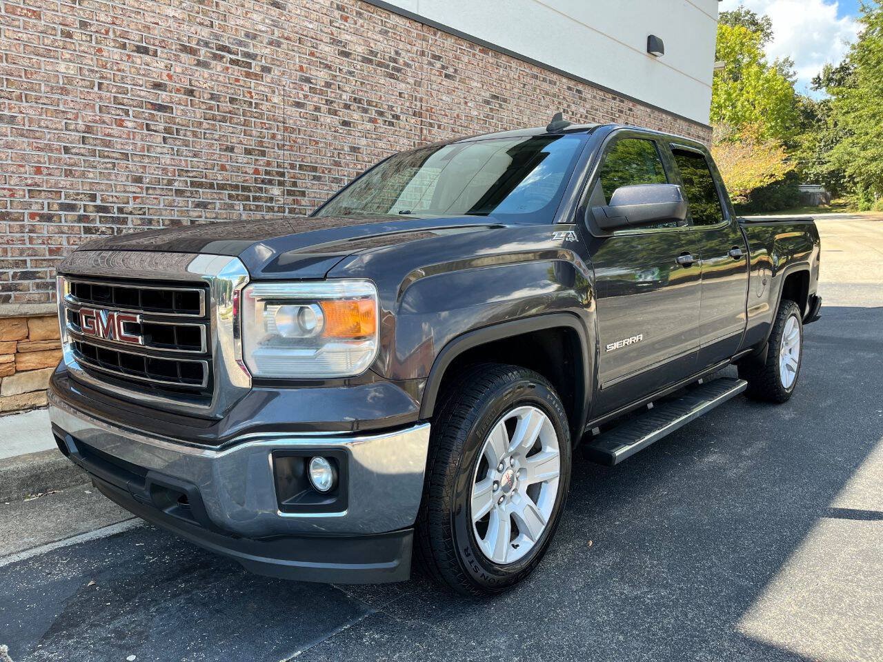 Used 2015 GMC Sierra 1500 SLE w/ SLE Value Package AWD/4WD image 1