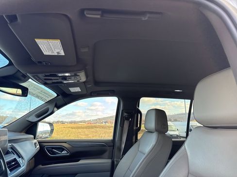 Used 2023 GMC Yukon SLT image 17