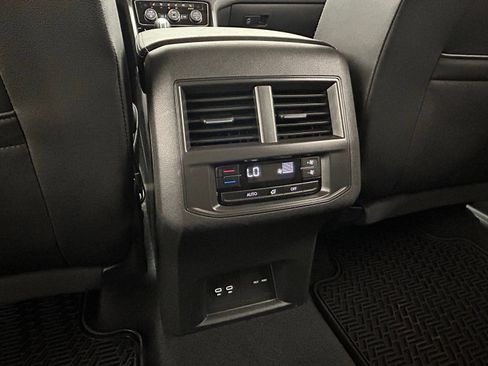 Used 2023 Volkswagen Atlas SE AWD/4WD image 34