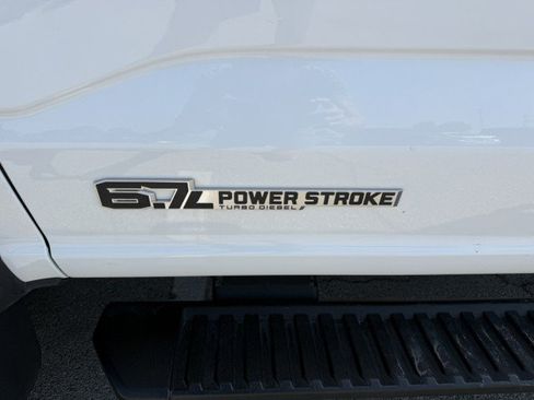 Used 2024 Ford F550 4x4 Regular Cab Super Duty image 15
