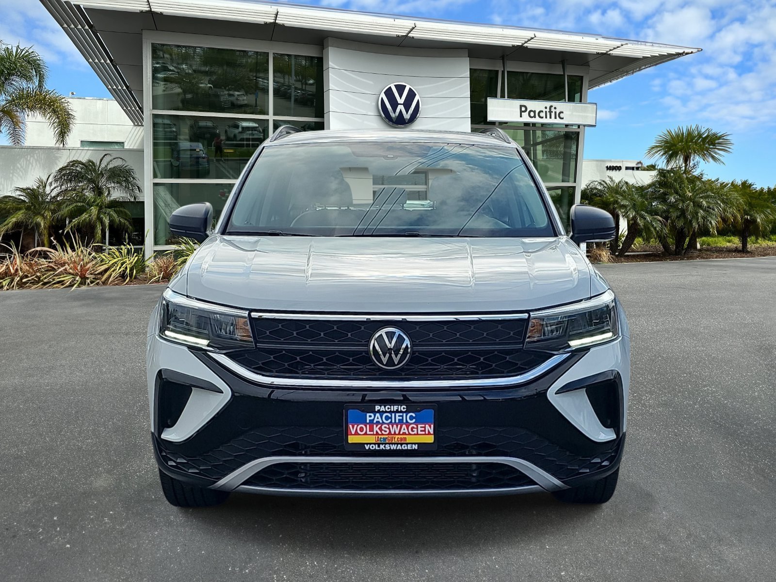 Used 2023 Volkswagen Taos S FWD image 2
