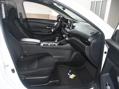 Used 2025 Nissan Sentra SV w/ All-Weather Package FWD image 17