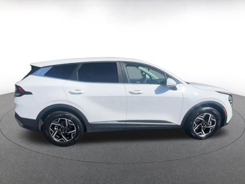 Used 2025 Kia Sportage LX FWD image 16