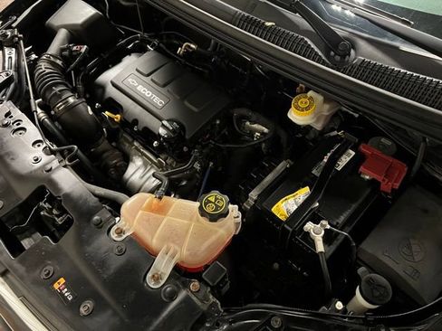 Used 2020 Chevrolet Sonic LT image 39