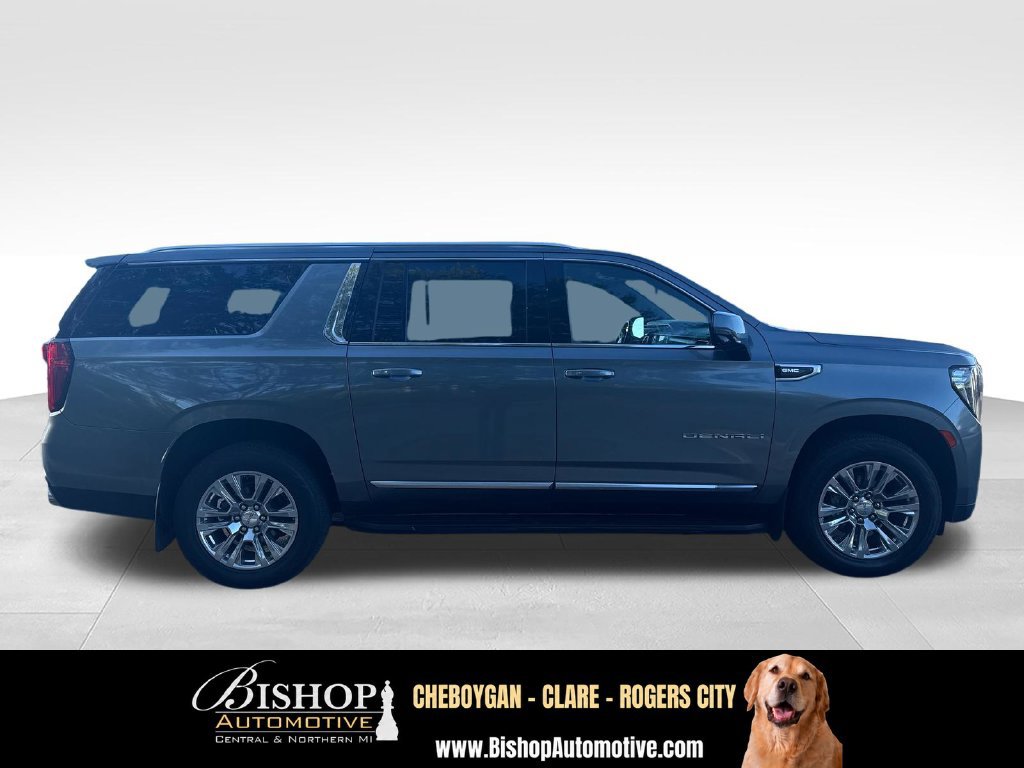 Used 2022 GMC Yukon XL Denali w/ Advanced Technology Package AWD/4WD image 12