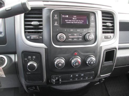 Used 2017 RAM 3500 Tradesman w/ Chrome Appearance Group AWD/4WD image 21