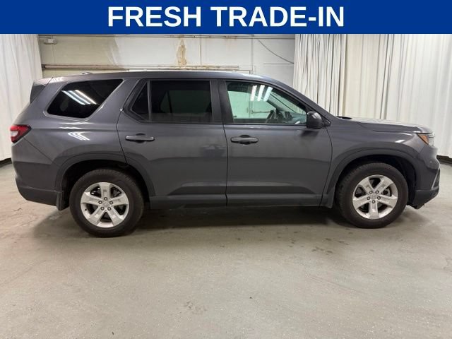 Used 2023 Honda Pilot LX image 3