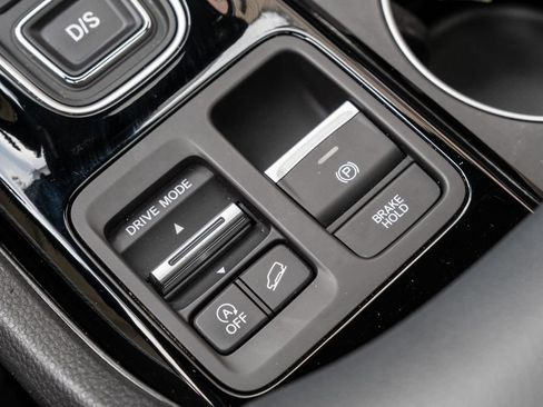 Used 2025 Honda Pilot Black Edition image 19