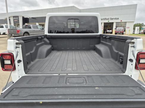 Used 2023 Jeep Gladiator Mojave w/ LED Lighting Group AWD/4WD image 10