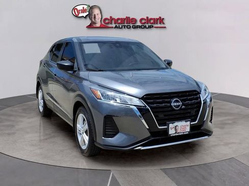Used 2023 Nissan Kicks S FWD image 7