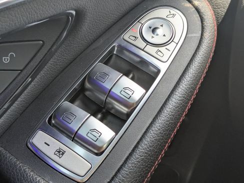 Certified 2022 Mercedes-Benz GLC 43 AMG 4MATIC image 11