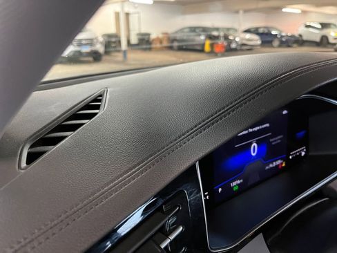 Used 2025 Volkswagen Jetta SE image 34