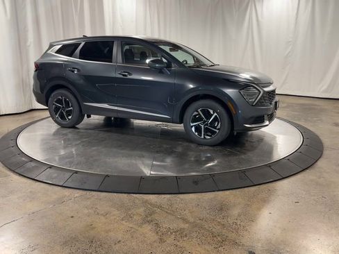 Certified 2025 Kia Sportage LX image 2