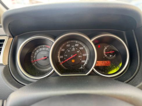 Used 2011 Nissan Versa SL w/ Premium Pkg image 23