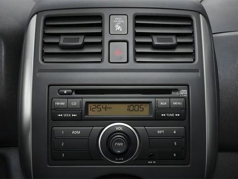 Used 2014 Nissan Versa S Plus image 7