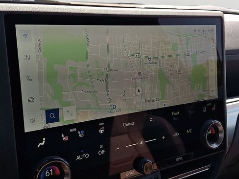 Used 2024 Lexus GX 550 w/ Accessory Package (2T) AWD/4WD image 18