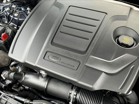 New 2026 Land Rover Range Rover Velar Dynamic SE image 15