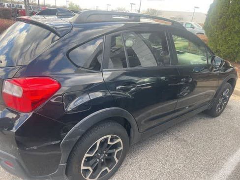 Used 2017 Subaru Crosstrek 2.0i Limited w/ Popular Package #2 image 10