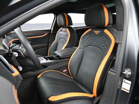 Used 2025 Bentley Flying Spur Plug-In Hybrid image 5