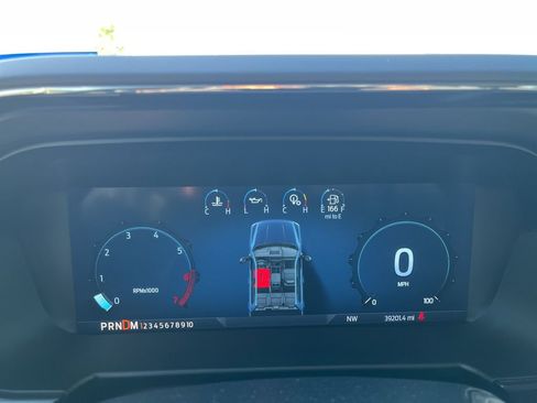 Used 2024 Ford F250 XLT w/ Black Appearance Package image 17