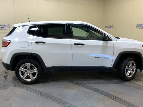 Used 2024 Jeep Compass Sport AWD/4WD image 2