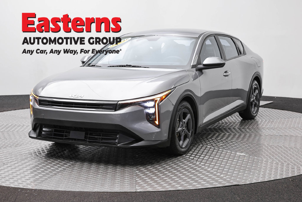Used 2025 Kia K4 FWD image 1