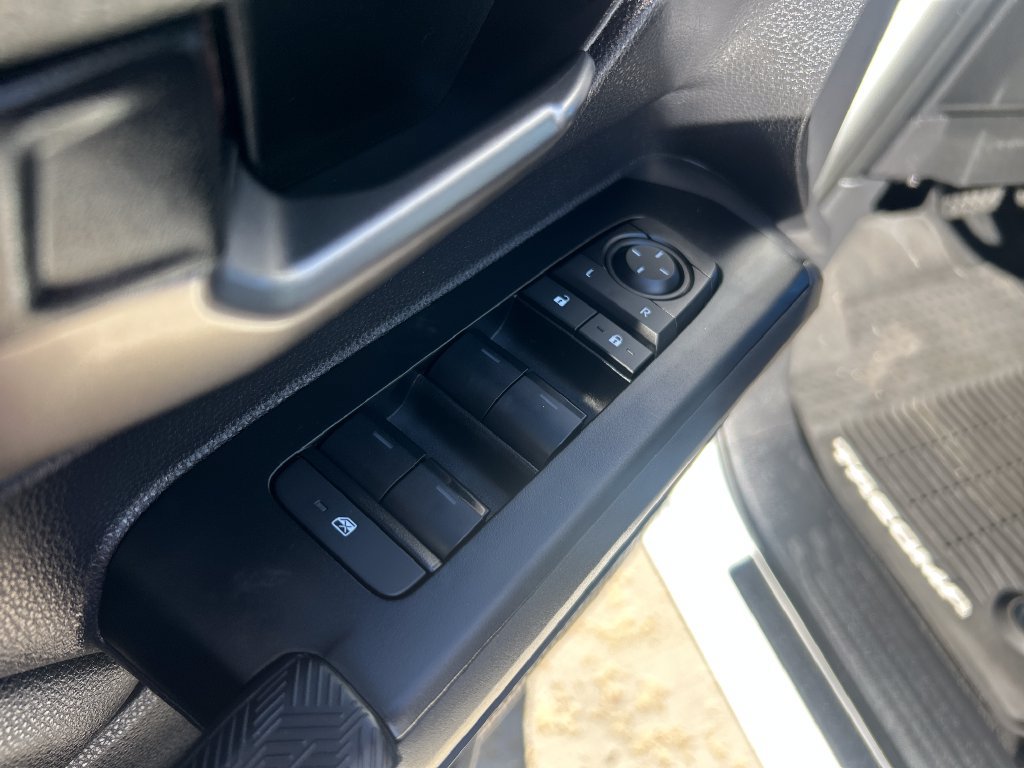 Certified 2025 Toyota Tacoma TRD Off-Road AWD/4WD image 12