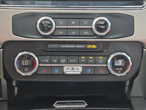 Used 2022 Ford F350 Platinum AWD/4WD image 15