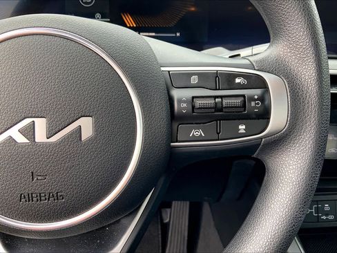 Used 2025 Kia K5 LXS image 25