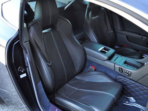 Used 2009 Aston Martin V8 Vantage Coupe image 38