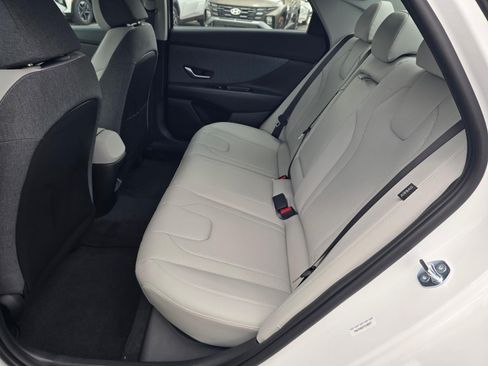 Used 2026 Hyundai Elantra Limited FWD image 10