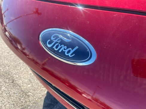 Used 2021 Ford Escape SE w/ SE Sport Appearance Package image 23