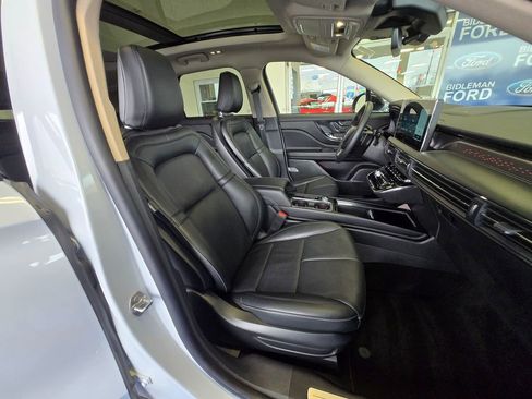 Used 2025 Lincoln Corsair Reserve w/ Jet Appearance Package image 26