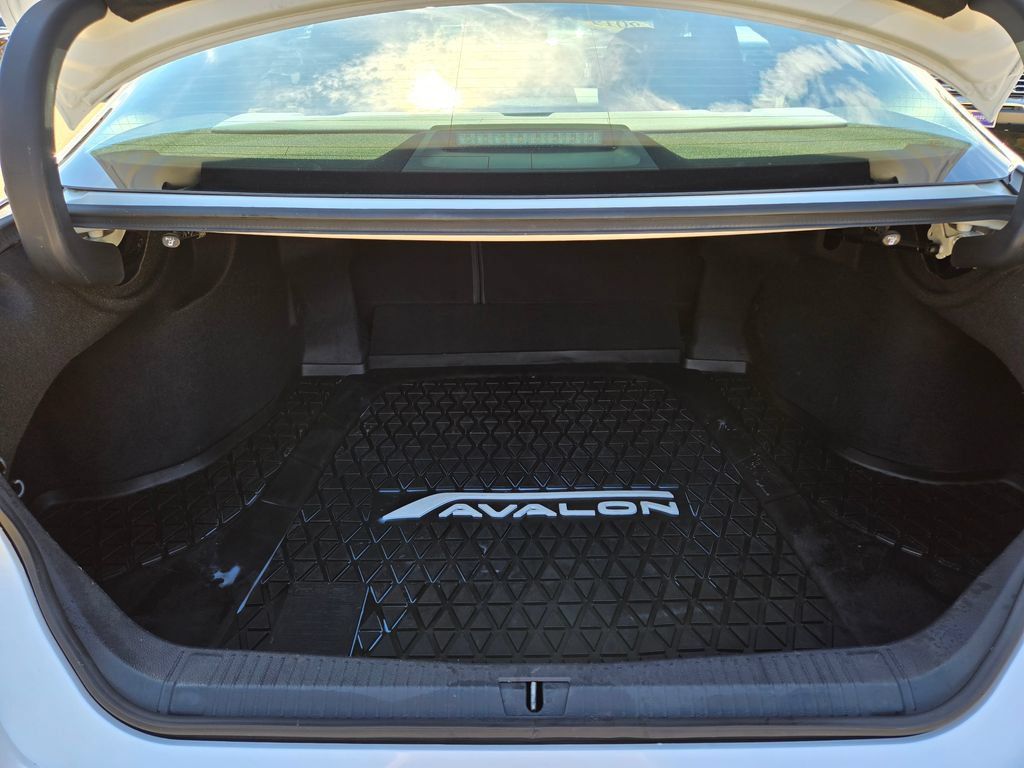 Used 2019 Toyota Avalon Touring w/ All Weather Liner Package FWD image 10