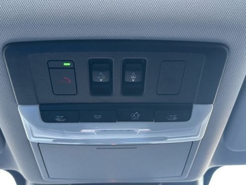 Used 2022 Nissan Rogue SL w/ SL Premium Package image 36