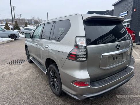 Used 2023 Lexus GX 460 Premium w/ Accessory Package image 8