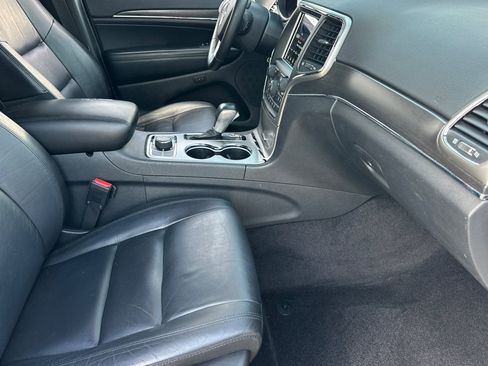 Used 2018 Jeep Grand Cherokee Limited w/ Trailer Tow Group IV AWD/4WD image 16