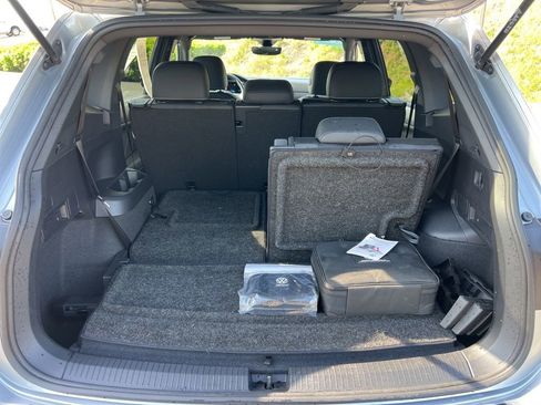 Used 2023 Volkswagen Tiguan SE R-Line image 14