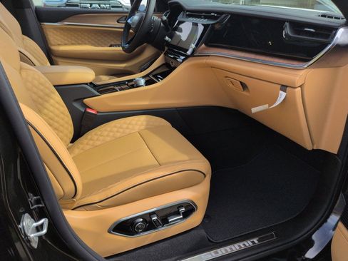 New 2026 Jeep Grand Cherokee Summit image 21