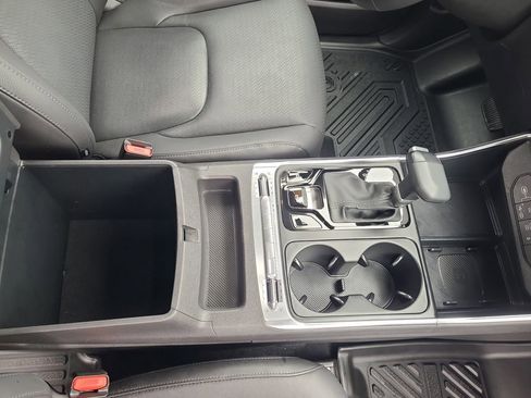 Used 2025 Kia Carnival SX Prestige FWD image 28